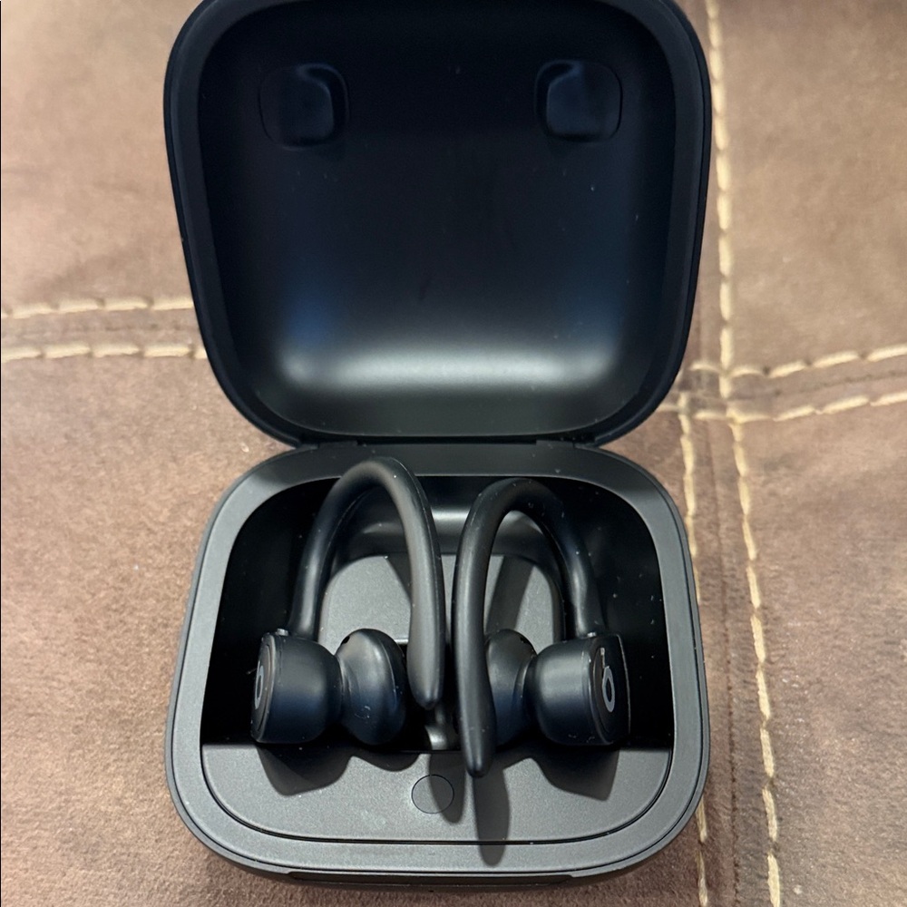 Beats by Dre Black Wireless Earbuds